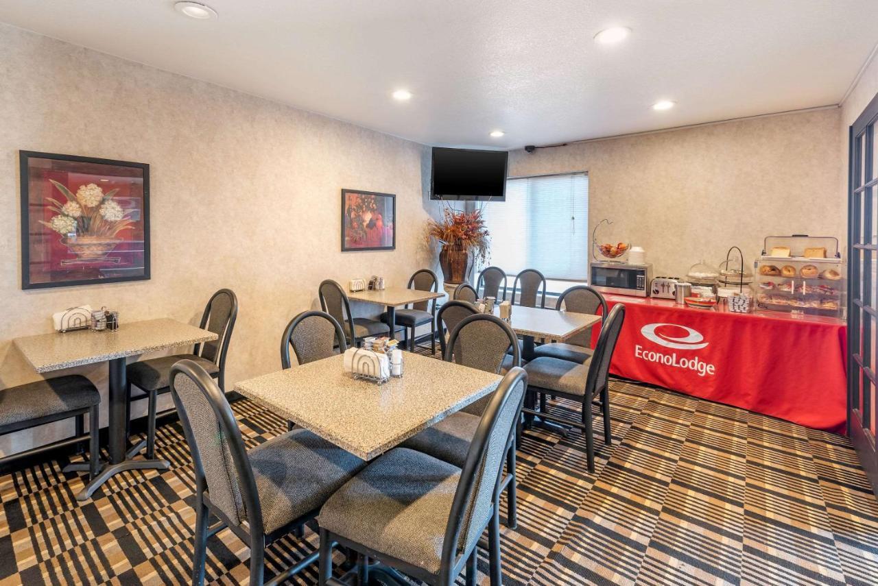 Econo Lodge Пуэбло Экстерьер фото