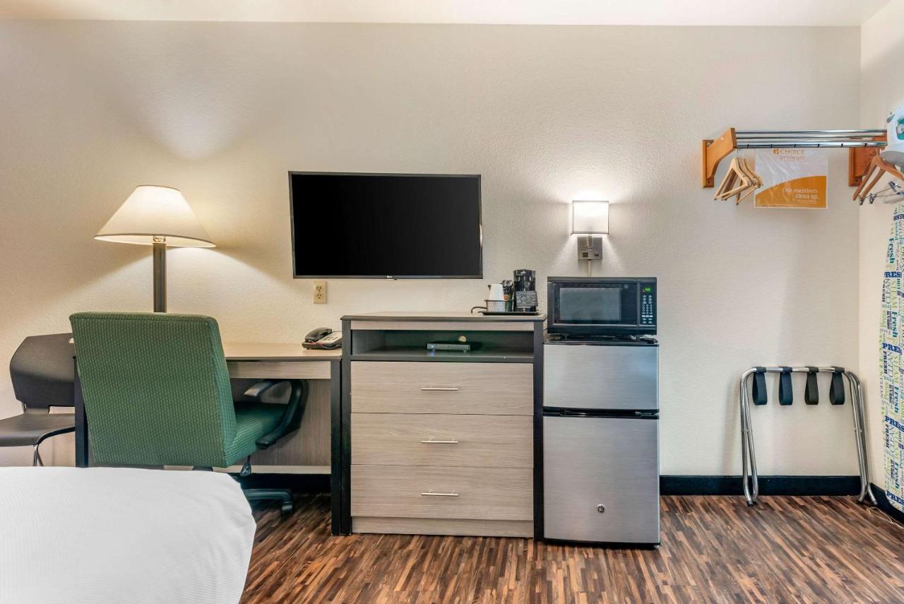 Econo Lodge Пуэбло Экстерьер фото