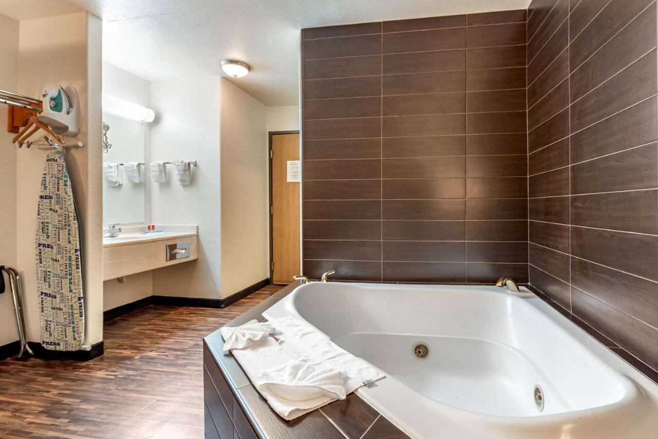 Econo Lodge Пуэбло Экстерьер фото
