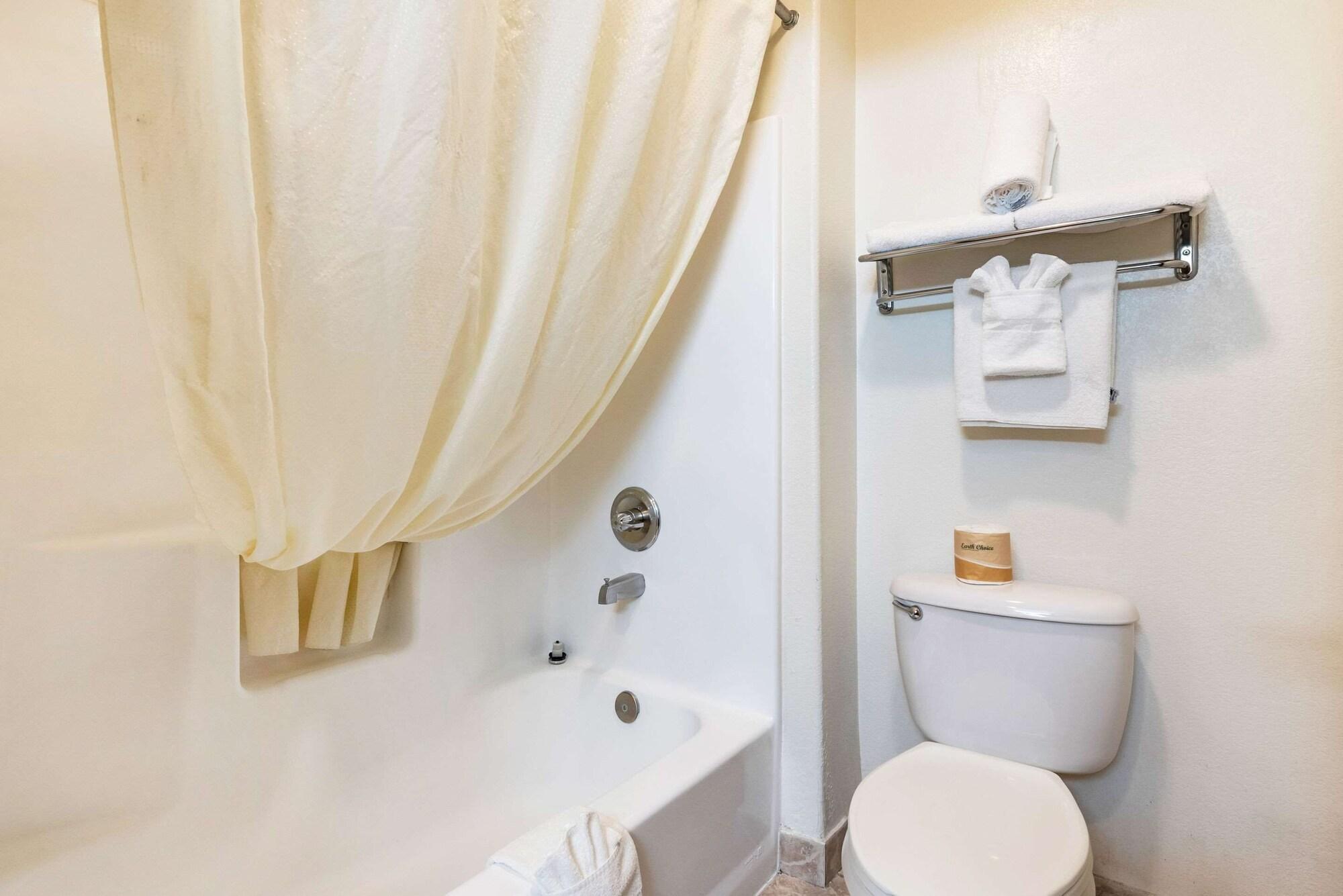 Econo Lodge Пуэбло Экстерьер фото