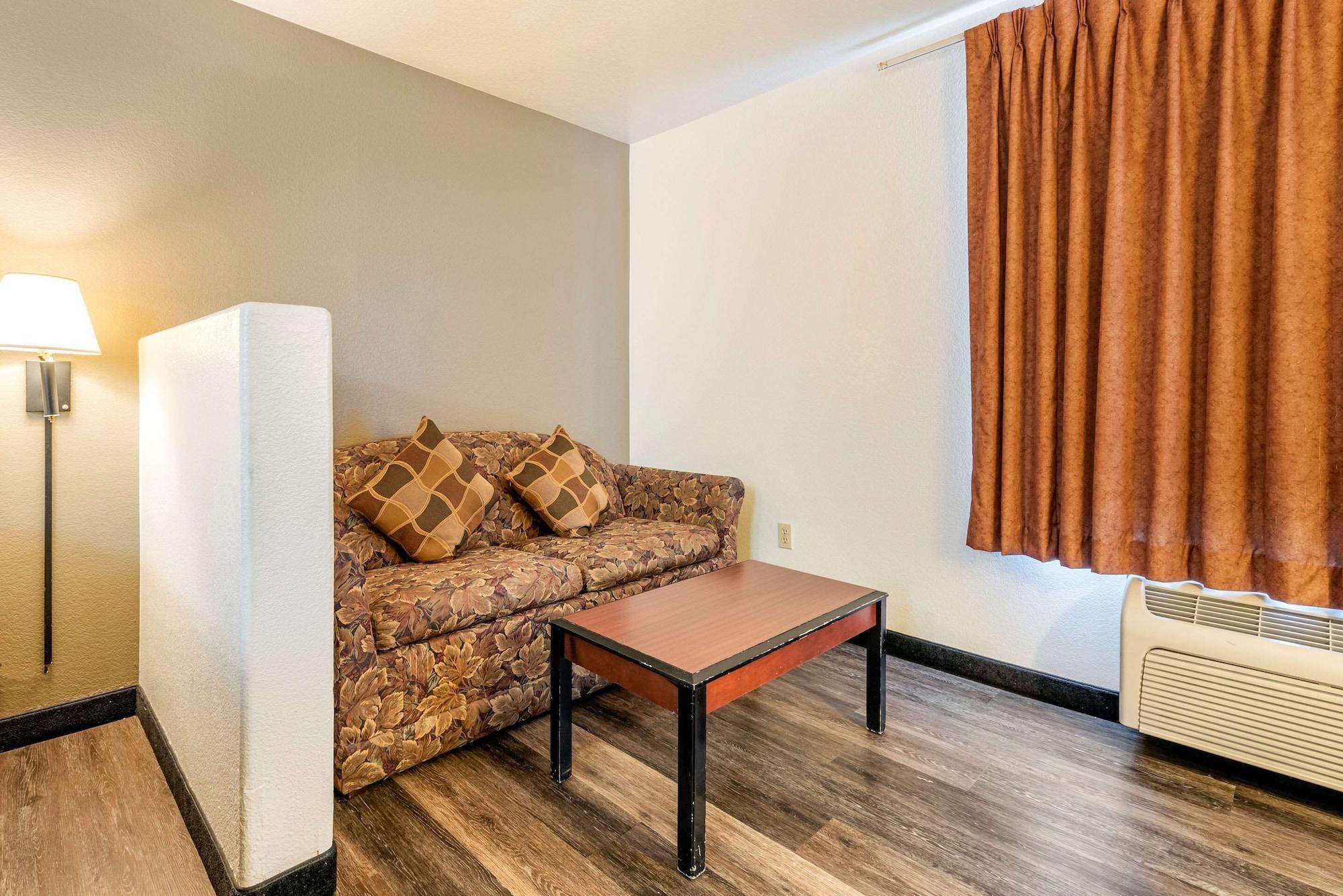 Econo Lodge Пуэбло Экстерьер фото