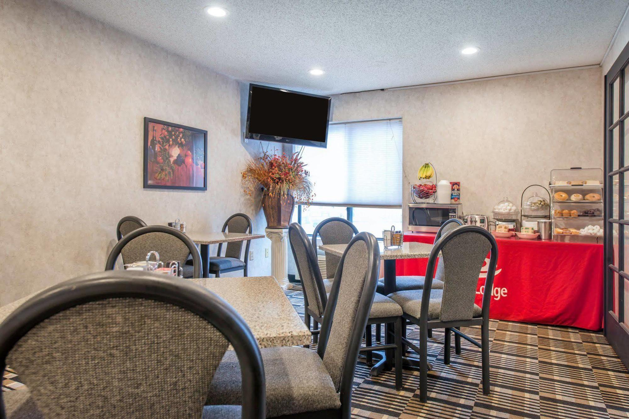 Econo Lodge Пуэбло Экстерьер фото
