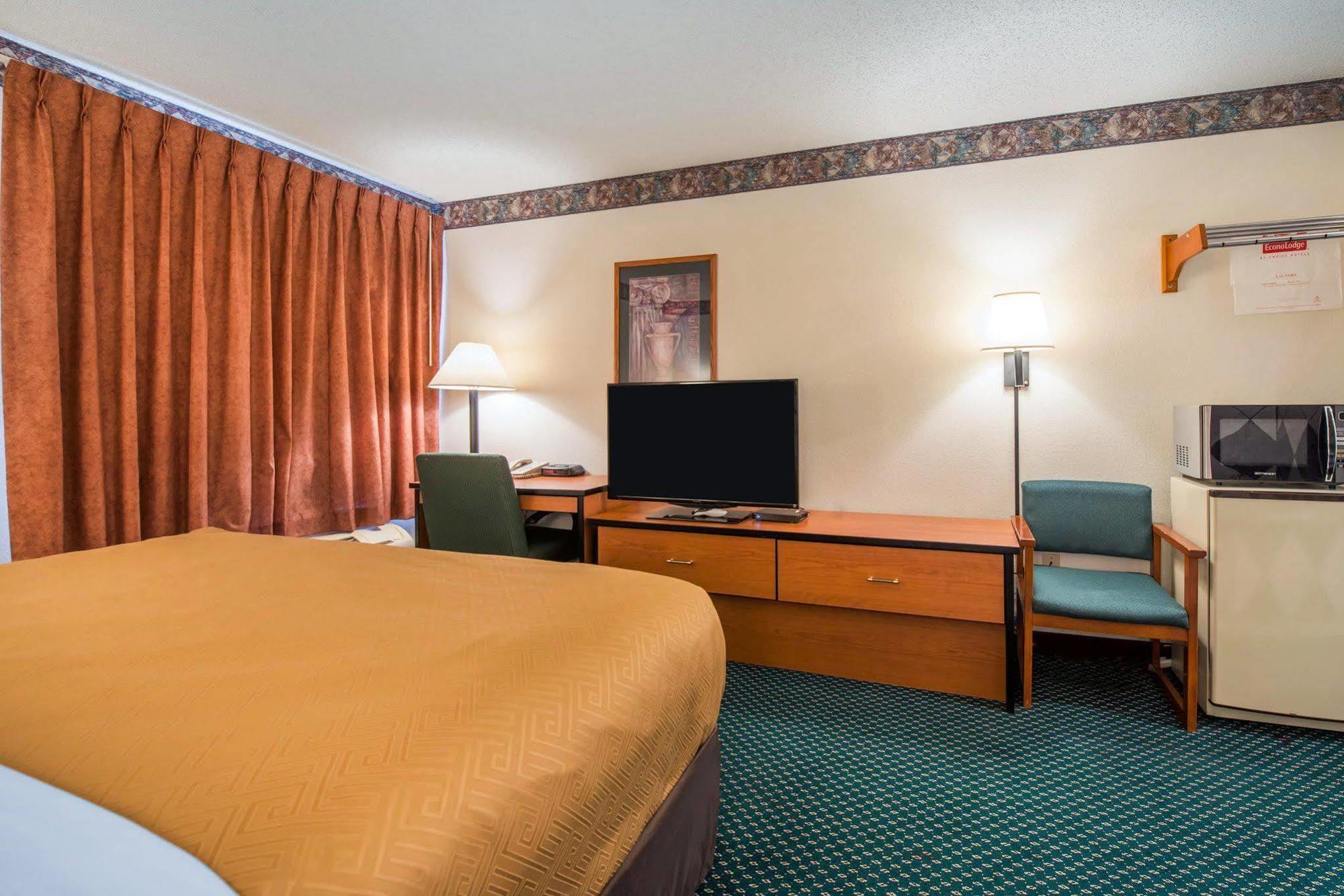 Econo Lodge Пуэбло Экстерьер фото